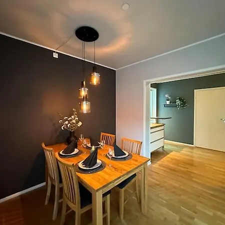 Cozy 2 Bedroom * 트롬쇠