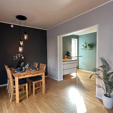 Cozy 2 Bedroom 特罗姆瑟