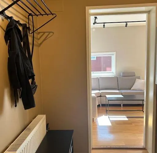 Cozy 2 Bedroom *