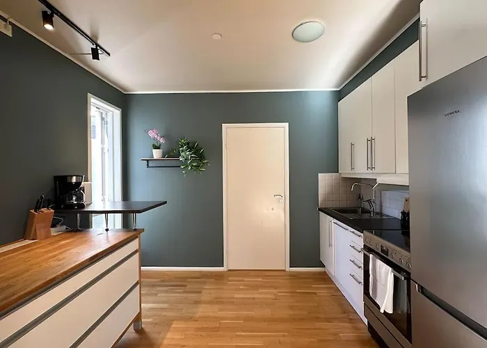 Cozy 2 Bedroom *