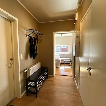 Cozy 2 Bedroom Apartment *